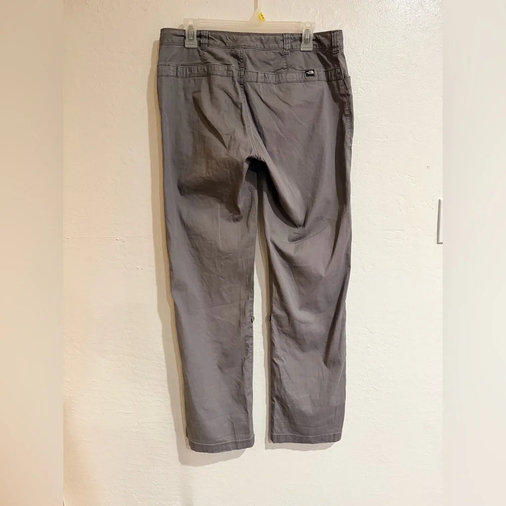 The North Face Gray Roll Up  Hem Hiking Pants Size men’s Size M